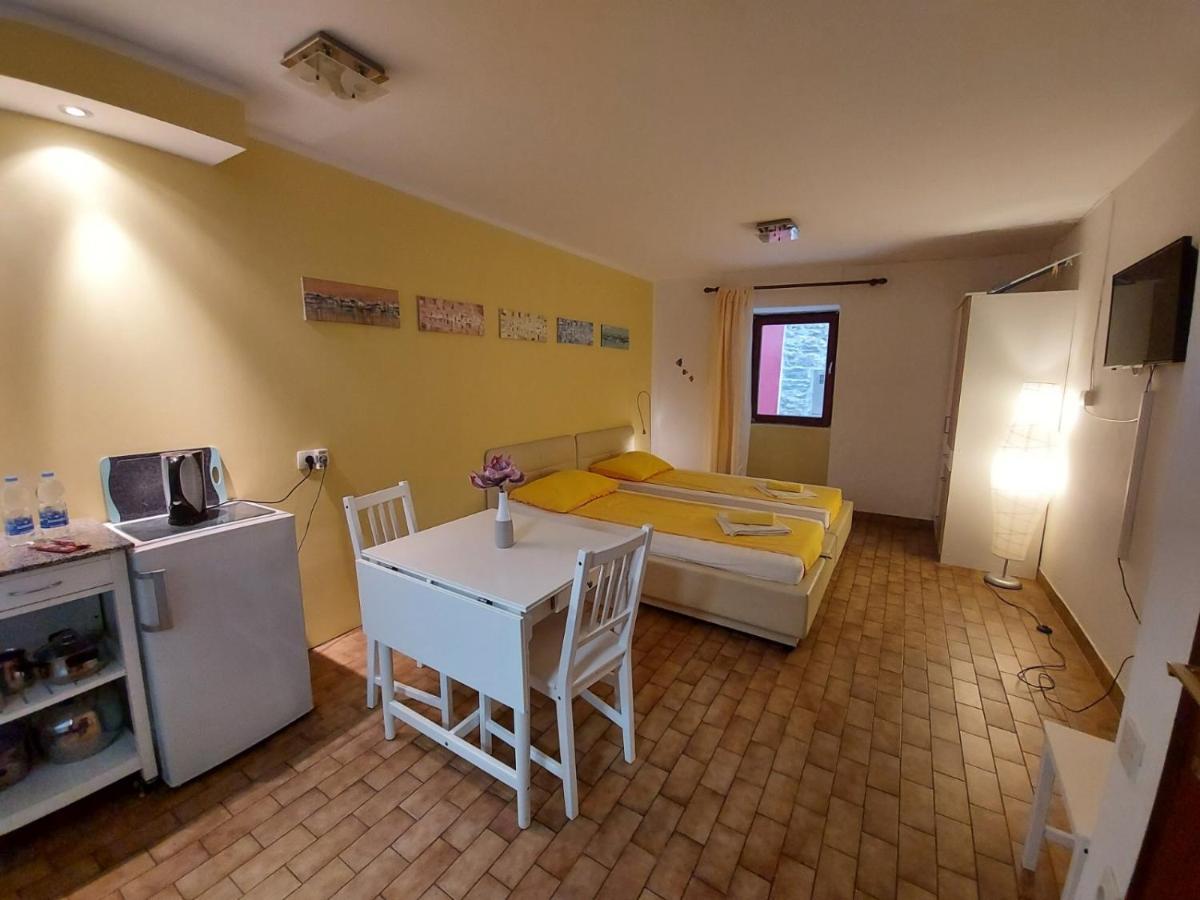 Terra Apartments Πιράν Εξωτερικό φωτογραφία