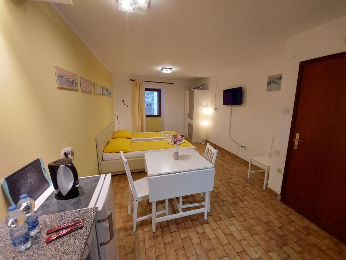 Terra Apartments Πιράν Εξωτερικό φωτογραφία